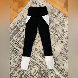 Black and white color blocked workout leggings